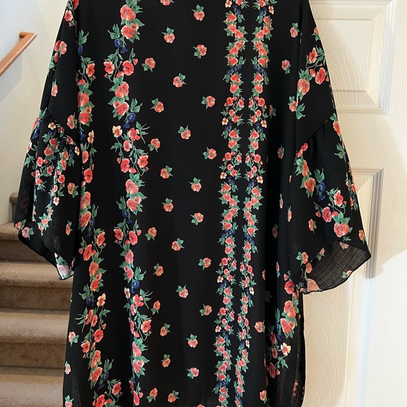 Women's Kimono and Top both by Chic Soul - Picture 2 of 6